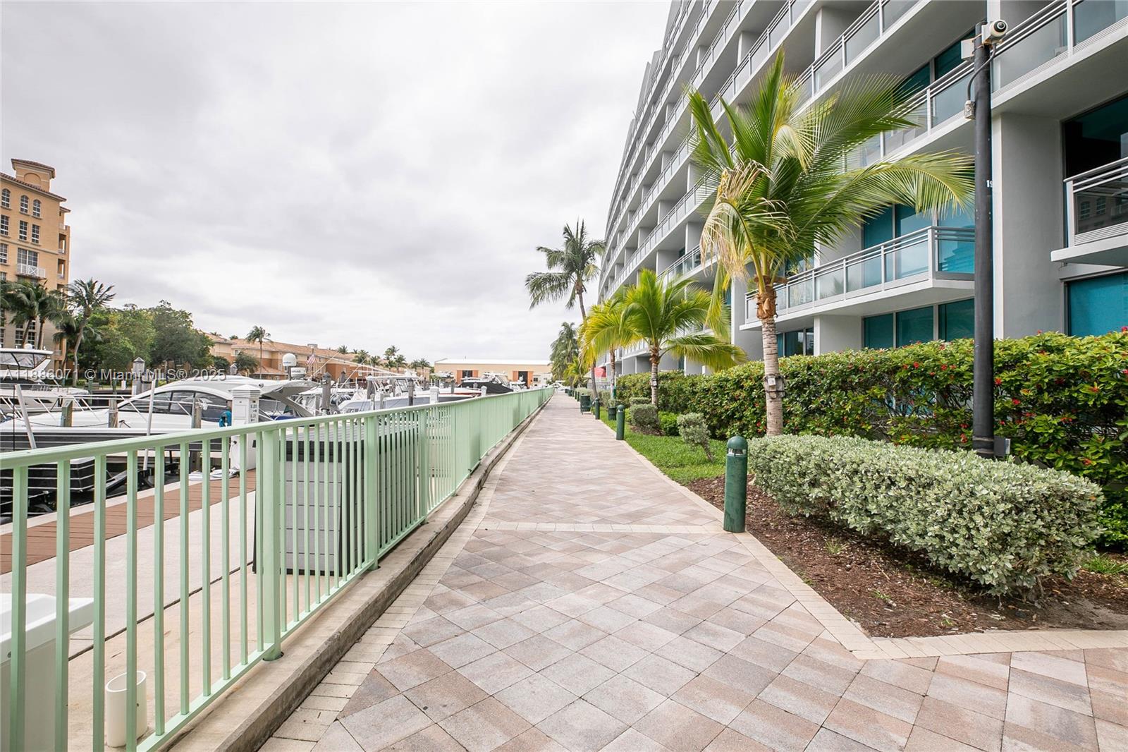 Photo of 2950 188th St  #124, Aventura, Florida, 33180 - 