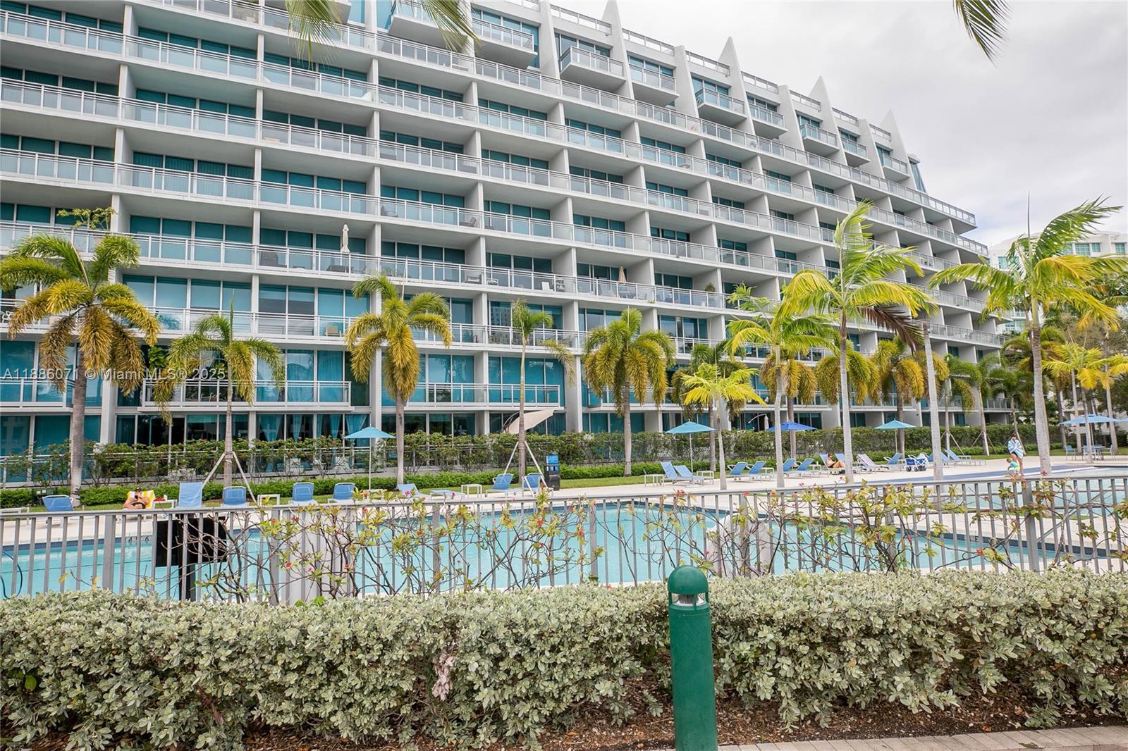 Photo of 2950 188th St  #124, Aventura, Florida, 33180 - 