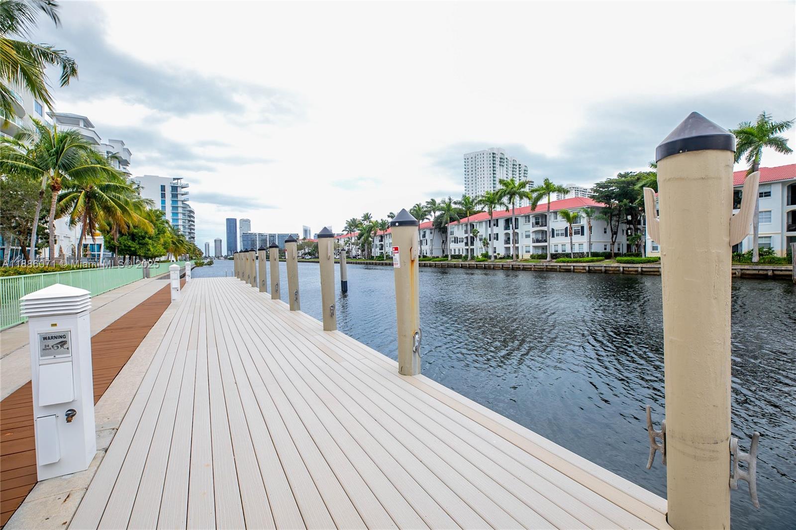 Photo of 2950 188th St  #124, Aventura, Florida, 33180 - 