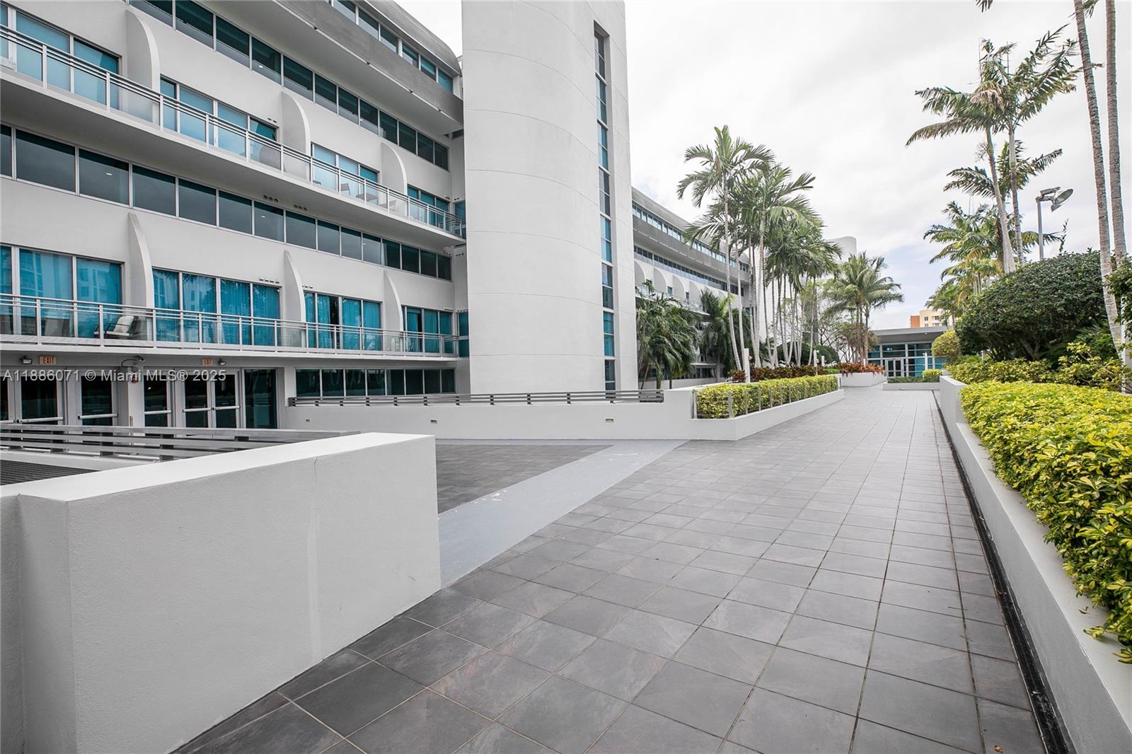Photo of 2950 188th St  #124, Aventura, Florida, 33180 - 