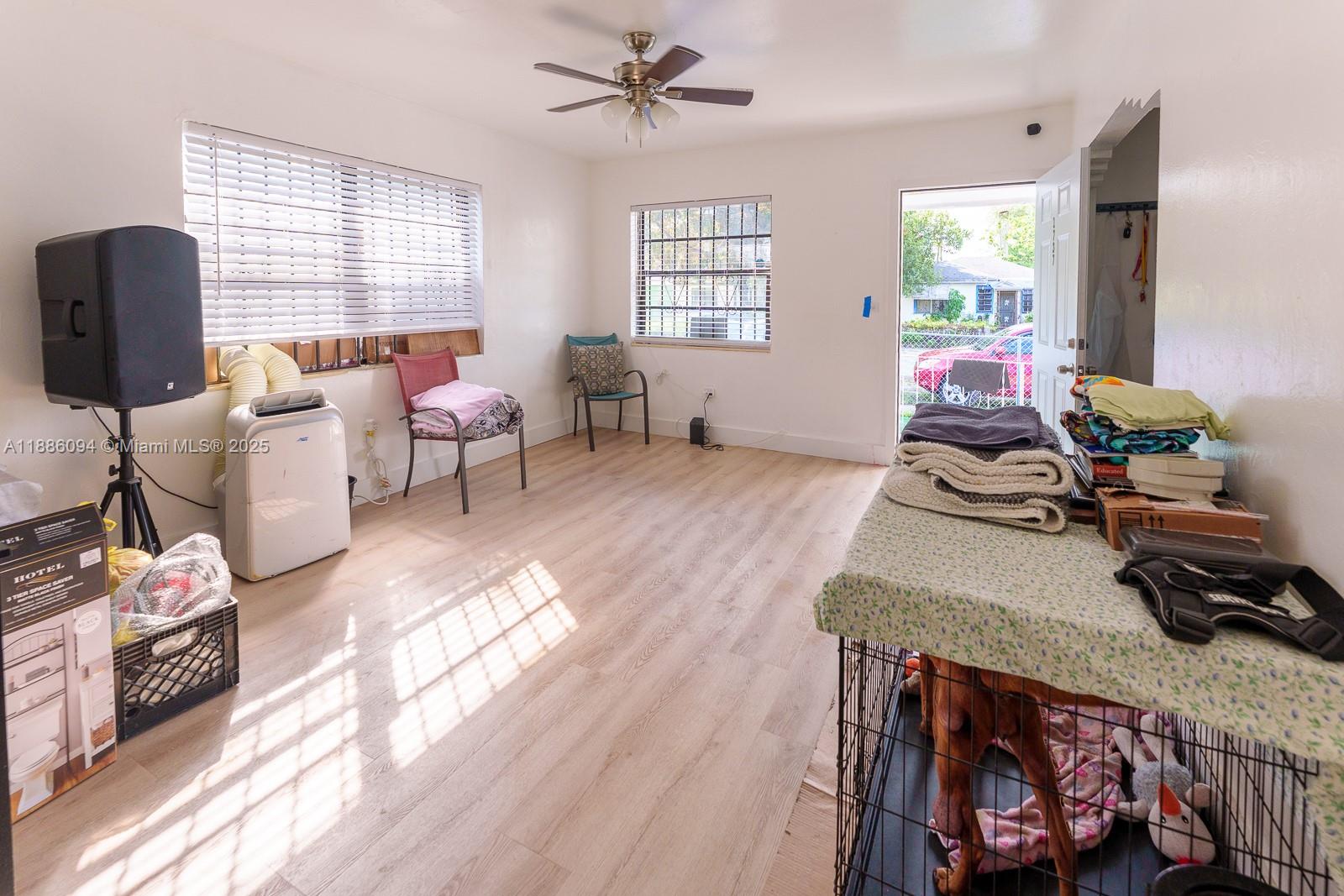 See details / 1375 sq. ft. $ 2025-09-28 0 Photo