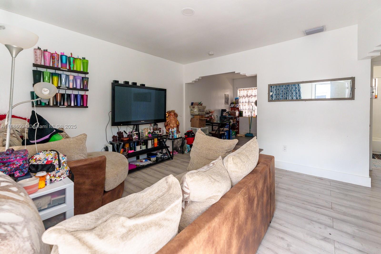 See details / 1375 sq. ft. $ 2025-09-28 0 Photo