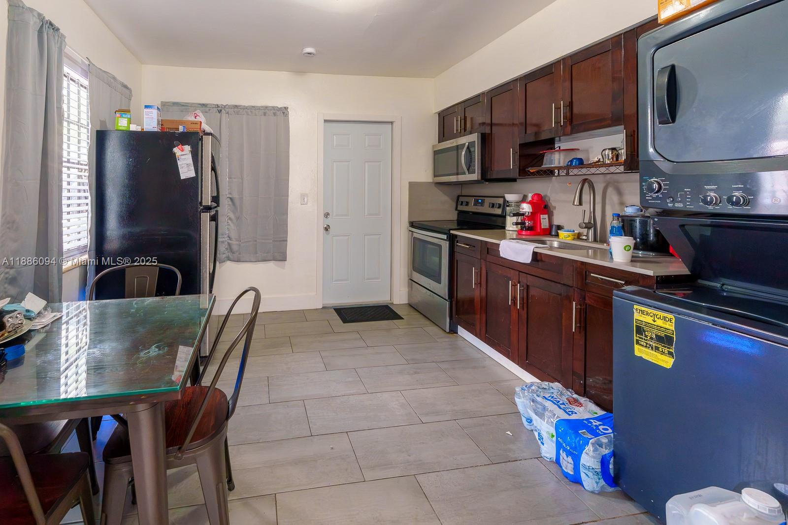 See details / 1375 sq. ft. $ 2025-09-28 0 Photo