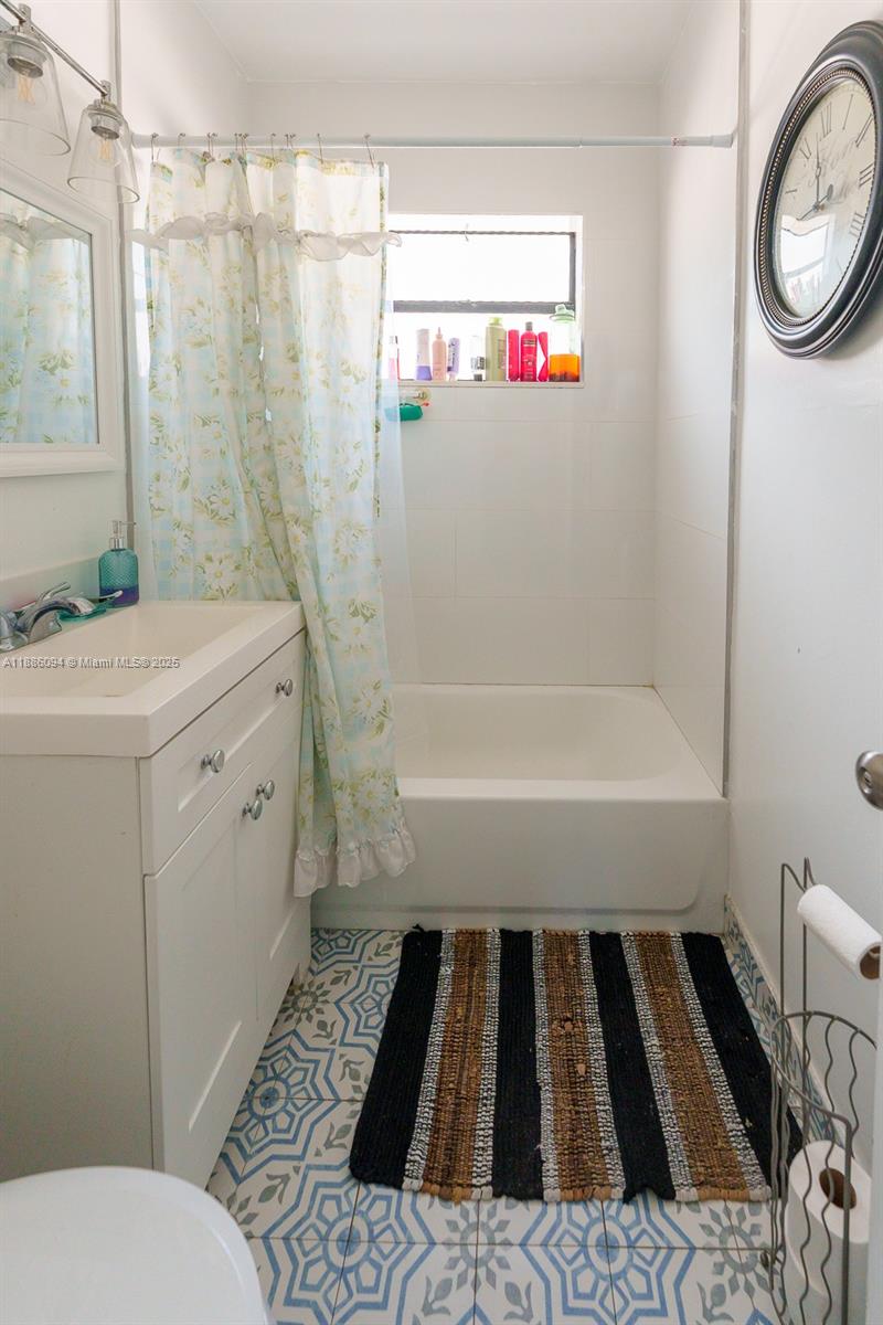 See details / 1375 sq. ft. $ 2025-09-28 0 Photo