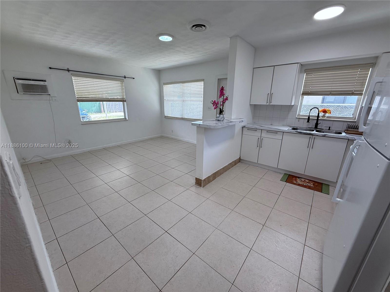 See details / 1558 sq. ft. $ 2025-09-28 0 Photo