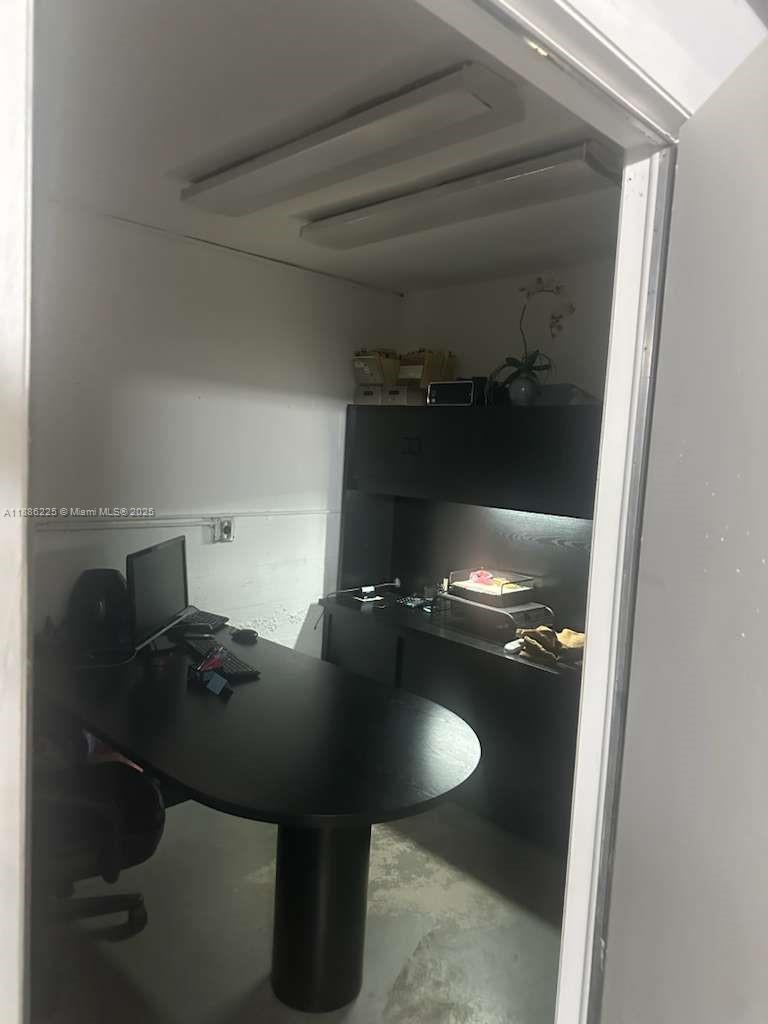 H30  /   sq. ft. $ 2025-09-29 0 Photo