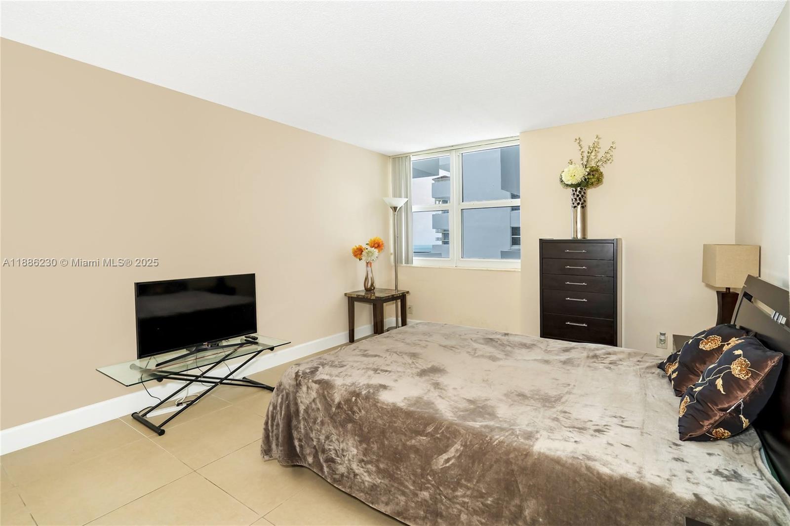 Photo of 2030 Ocean Dr  #1118, Hallandale Beach, Florida, 33009 - 