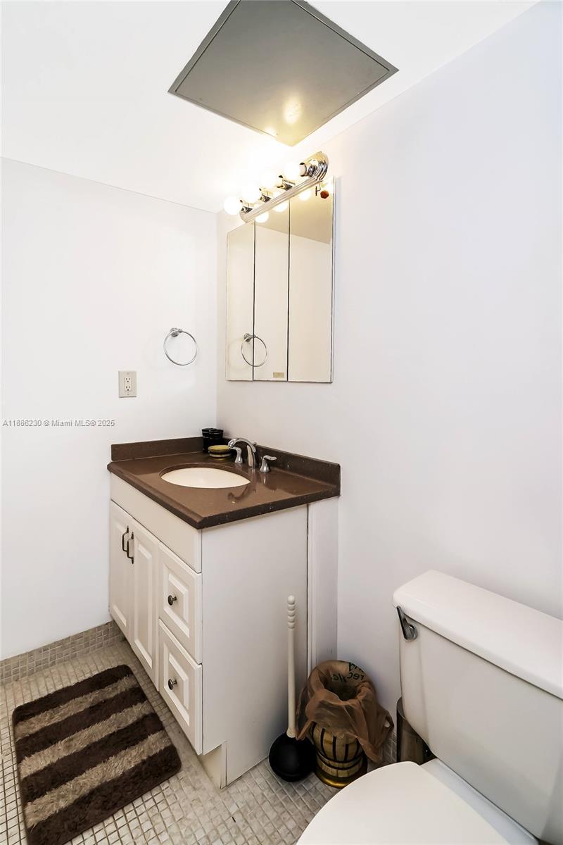 Photo of 2030 Ocean Dr  #1118, Hallandale Beach, Florida, 33009 - 
