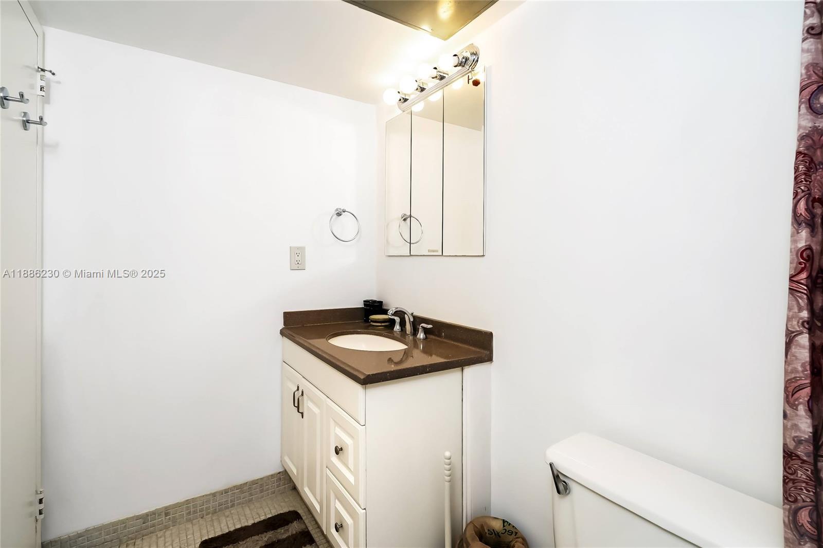 Photo of 2030 Ocean Dr  #1118, Hallandale Beach, Florida, 33009 - 