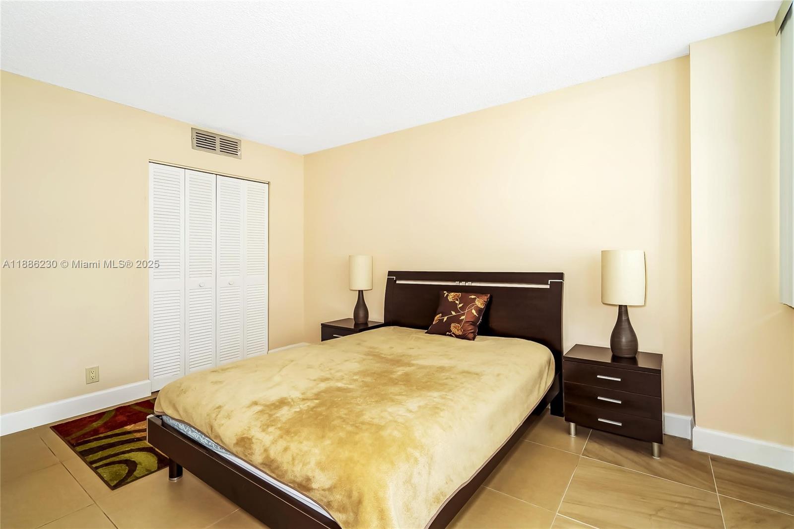 Photo of 2030 Ocean Dr  #1118, Hallandale Beach, Florida, 33009 - 