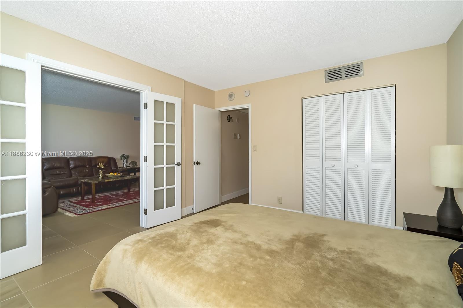 Photo of 2030 Ocean Dr  #1118, Hallandale Beach, Florida, 33009 - 