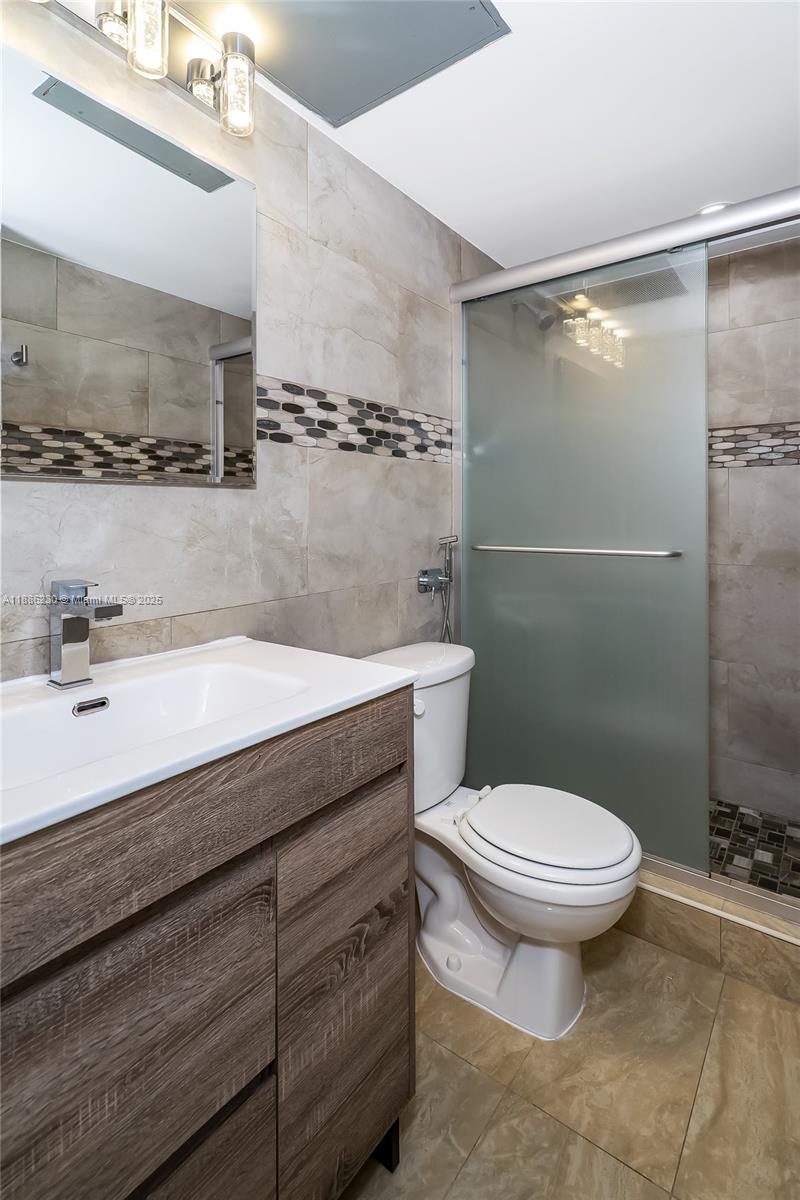 Photo of 2030 Ocean Dr  #1118, Hallandale Beach, Florida, 33009 - 