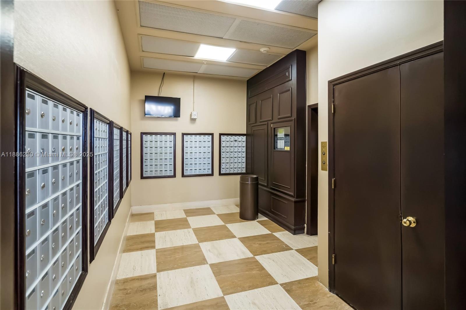 Photo of 2030 Ocean Dr  #1118, Hallandale Beach, Florida, 33009 - 