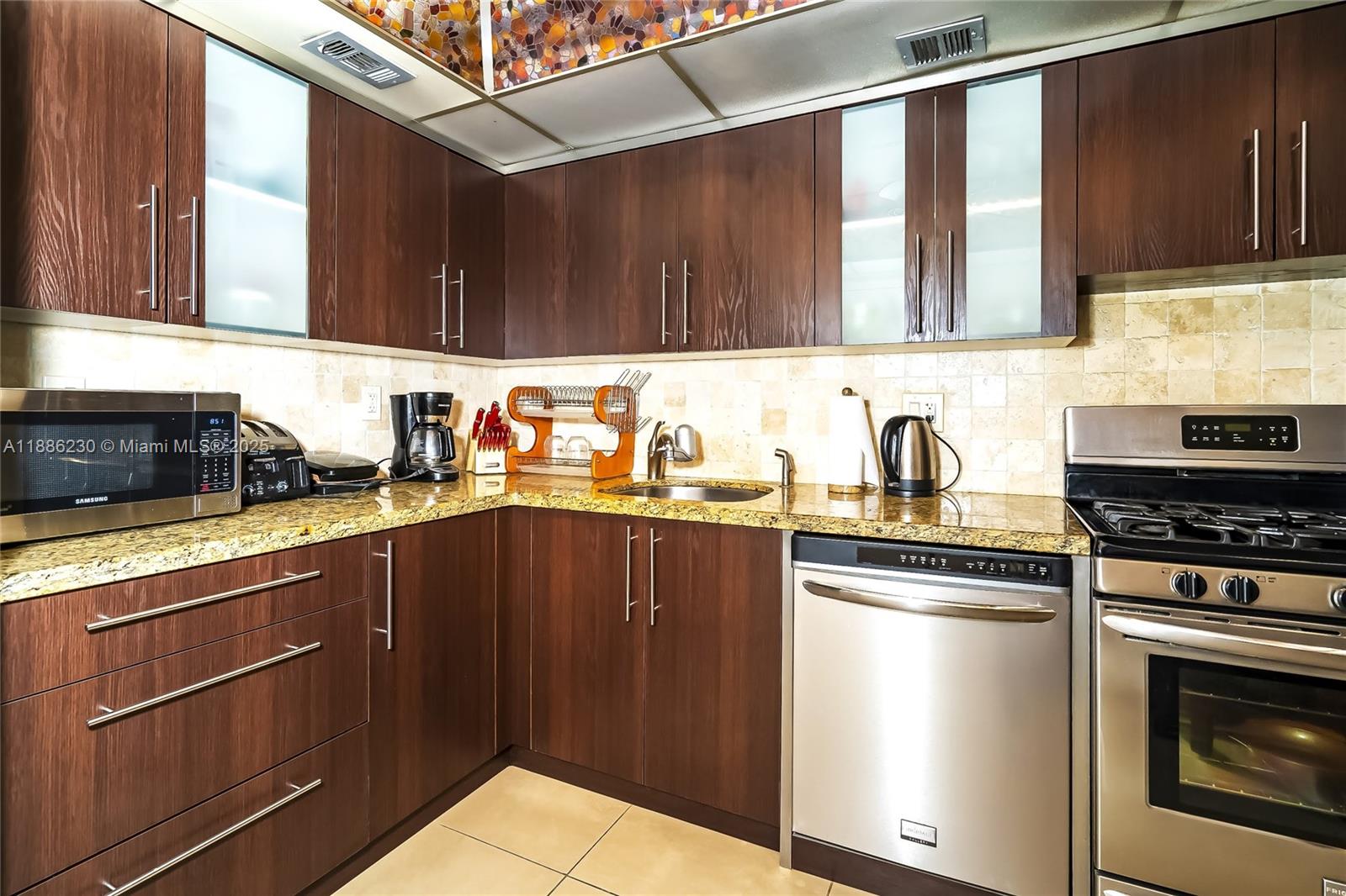 Photo of 2030 Ocean Dr  #1118, Hallandale Beach, Florida, 33009 - 