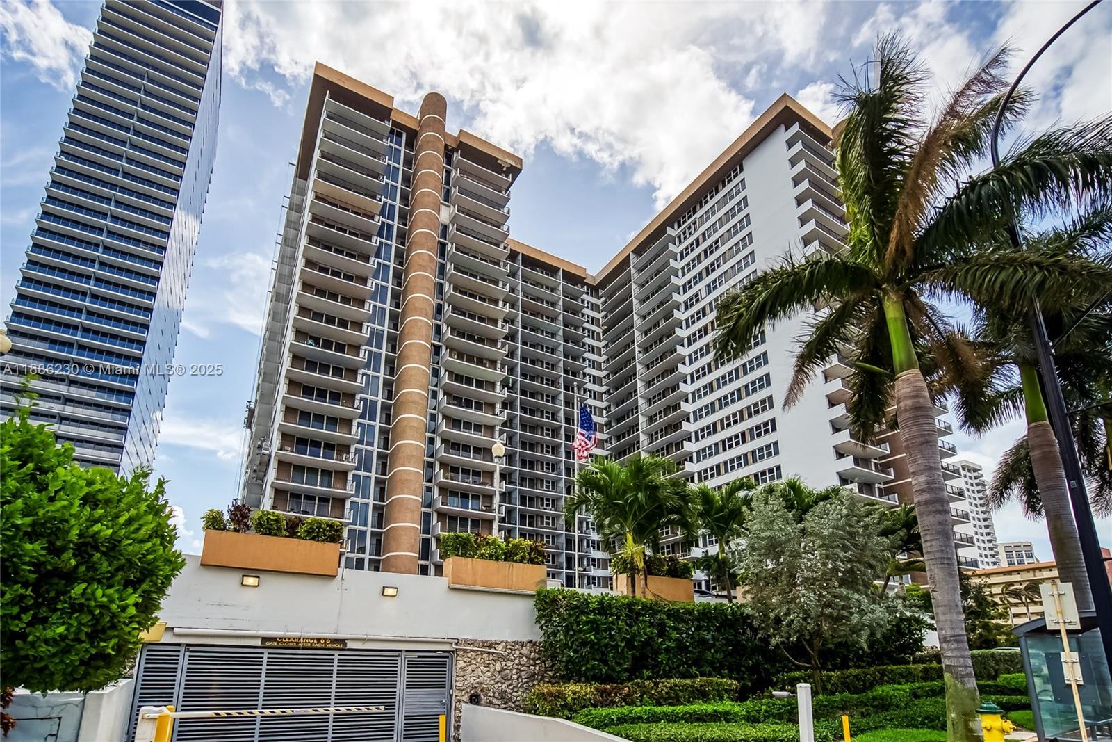 Photo of 2030 Ocean Dr  #1118, Hallandale Beach, Florida, 33009 - 