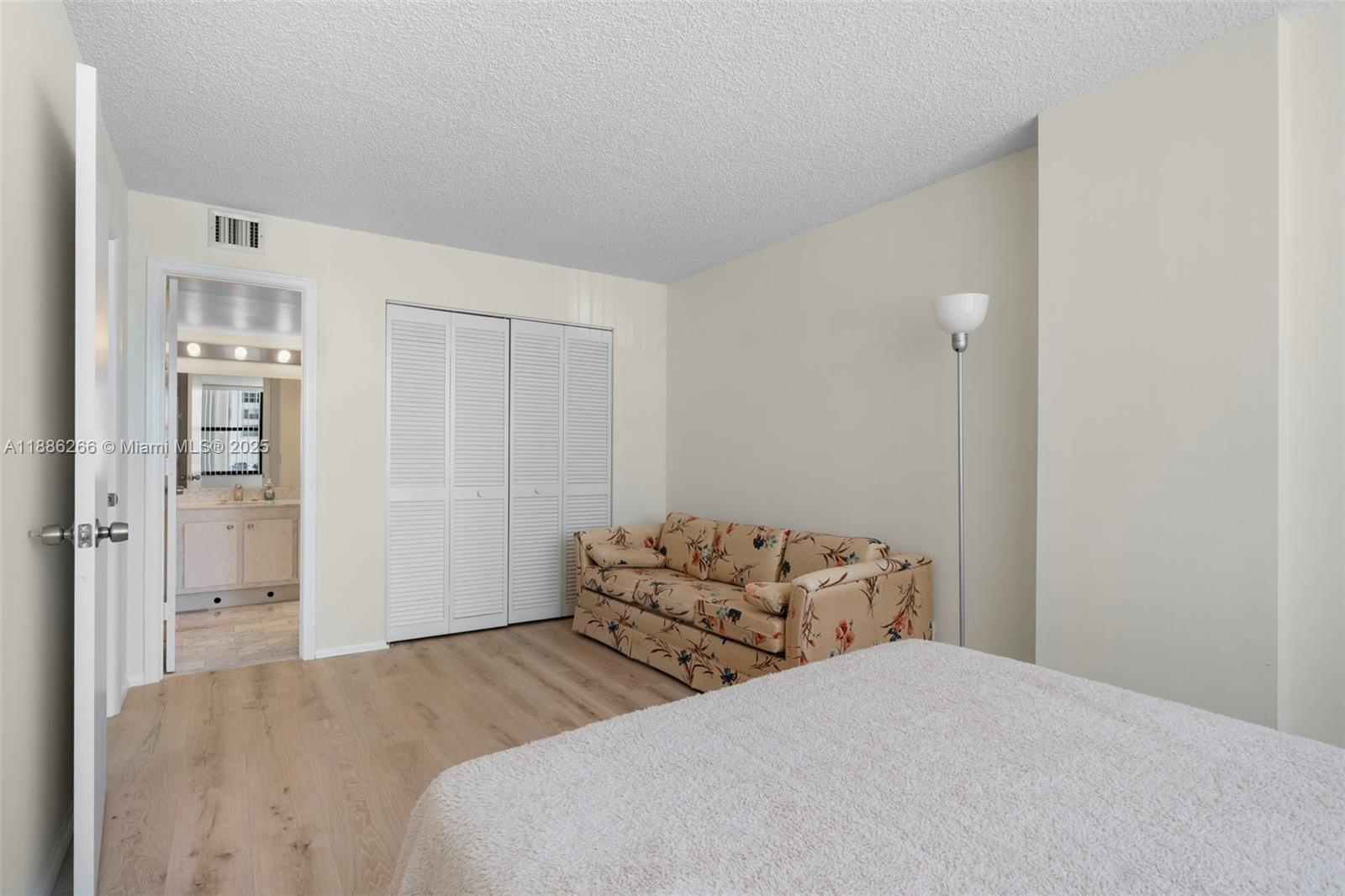 Photo of 2401 Ocean Dr  #304, Hollywood, Florida, 33019 - 