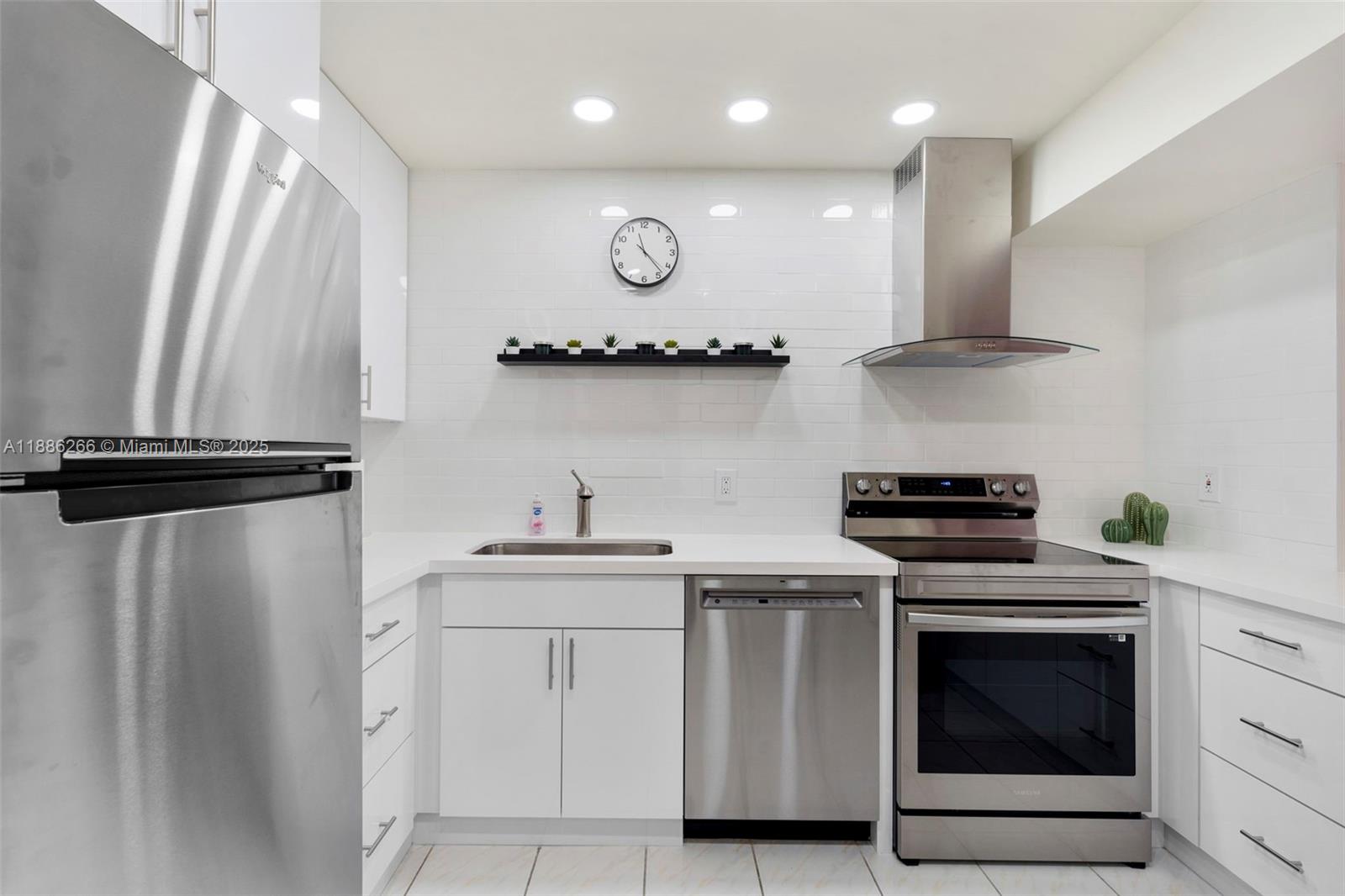 Photo of 2401 Ocean Dr  #304, Hollywood, Florida, 33019 - 