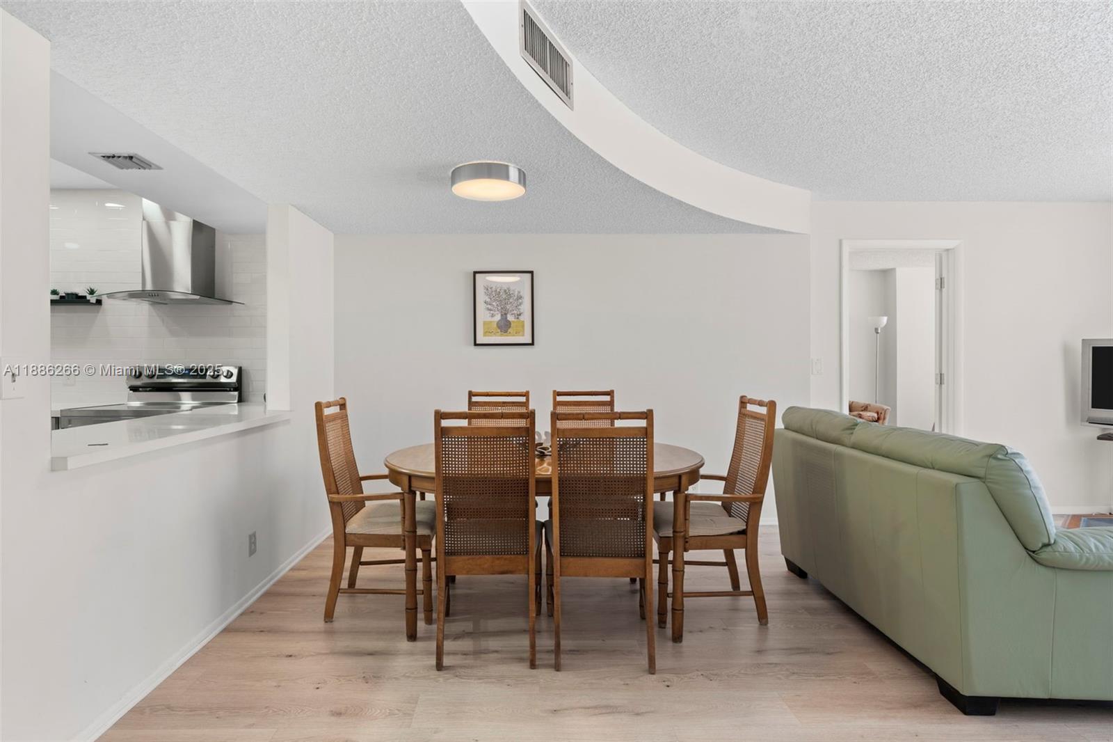 Photo of 2401 Ocean Dr  #304, Hollywood, Florida, 33019 - 