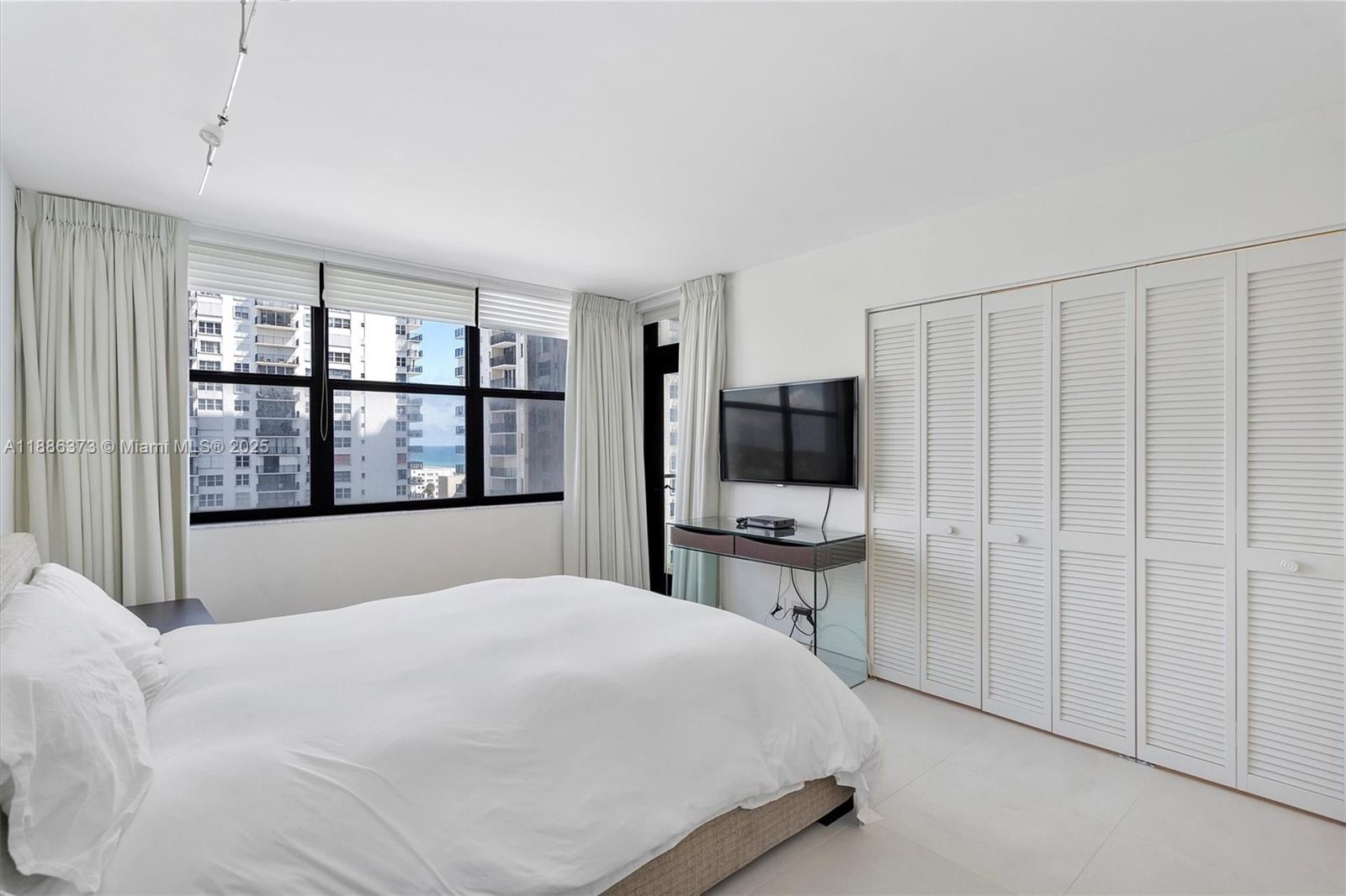 Photo of 2401 Ocean Dr  #905, Hollywood, Florida, 33019 -