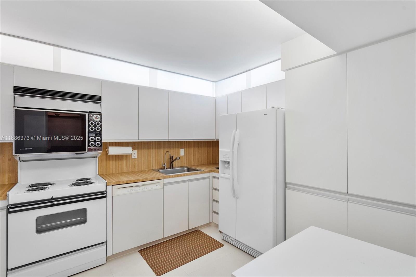 Photo of 2401 Ocean Dr  #905, Hollywood, Florida, 33019 -