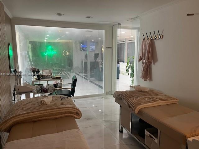   /   кв.футов $ 2025-09-29 0 Фото