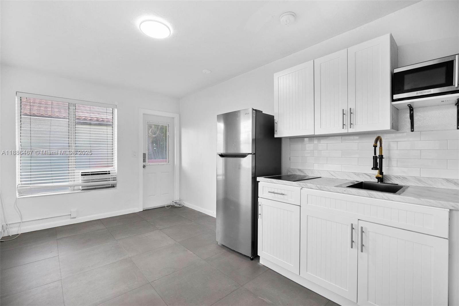  /   sq. ft. $ 2025-09-29 0 Photo