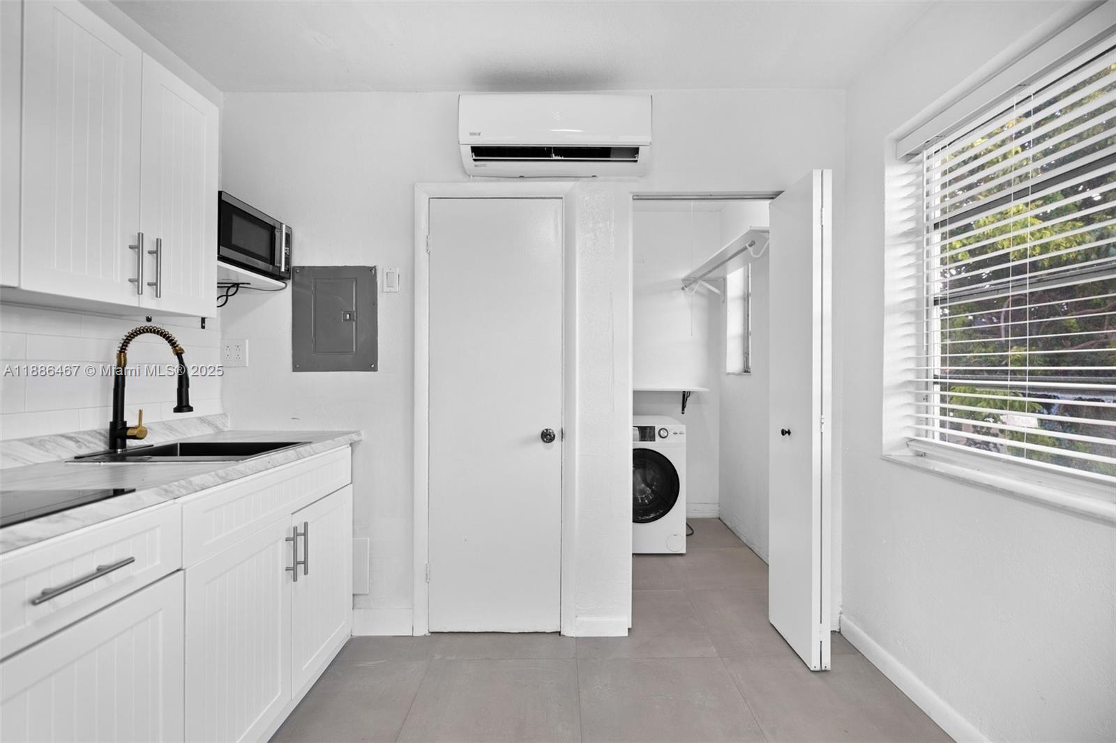   /   sq. ft. $ 2025-09-29 0 Photo