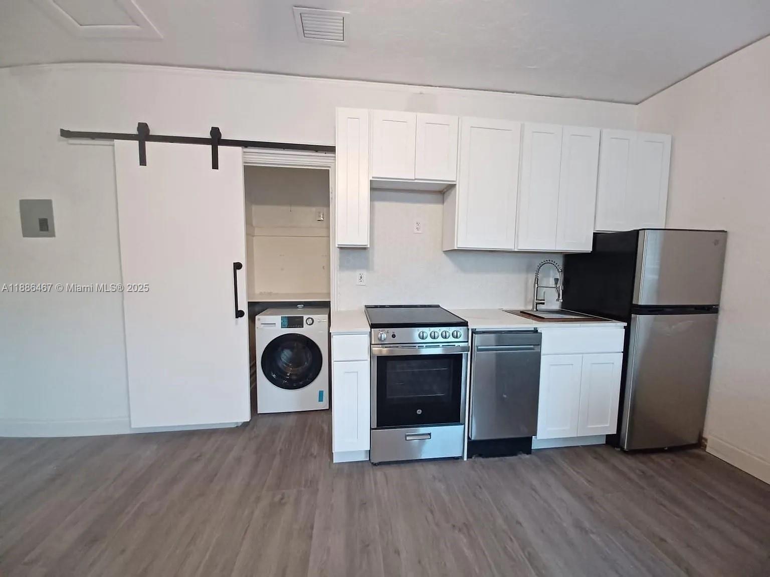   /   sq. ft. $ 2025-09-29 0 Photo