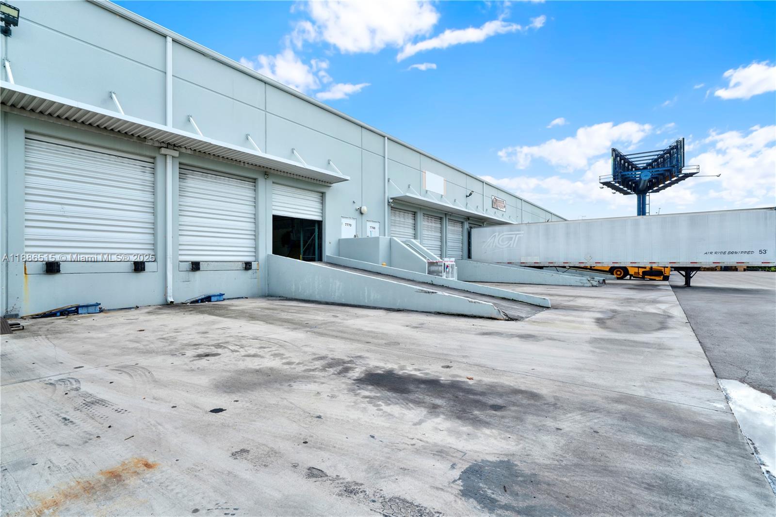   /   sq. ft. $ 2025-09-29 0 Photo