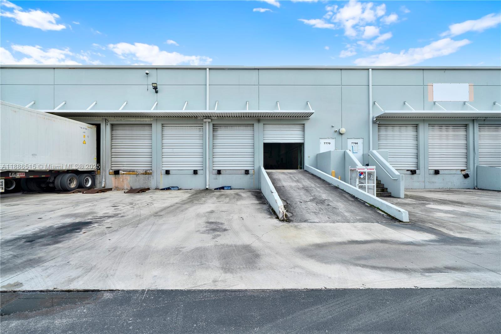   /   sq. ft. $ 2025-09-29 0 Photo