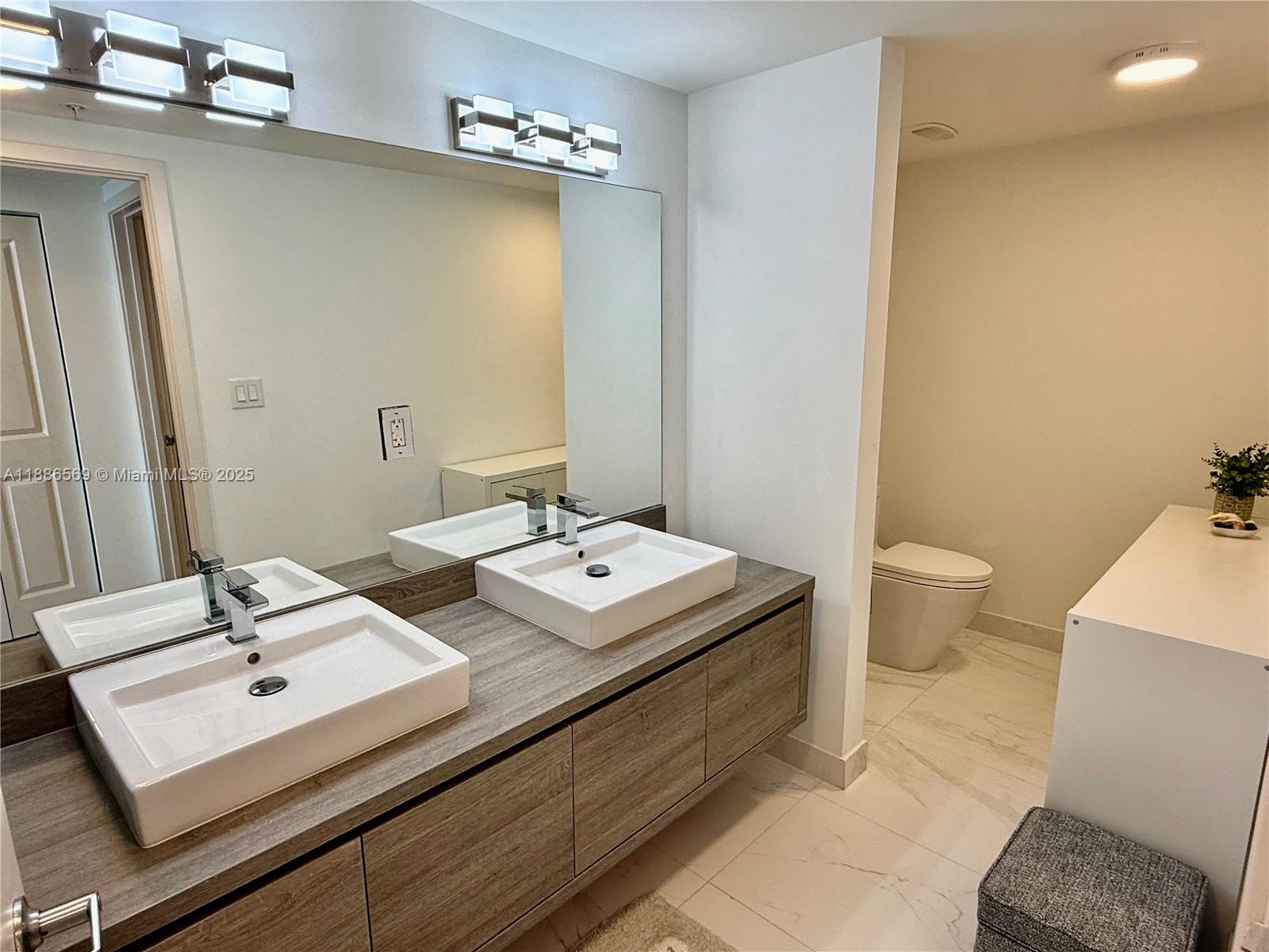 Photo of 400 Sunny Isles Blvd  #916, Sunny Isles Beach, Florida, 33160 - 