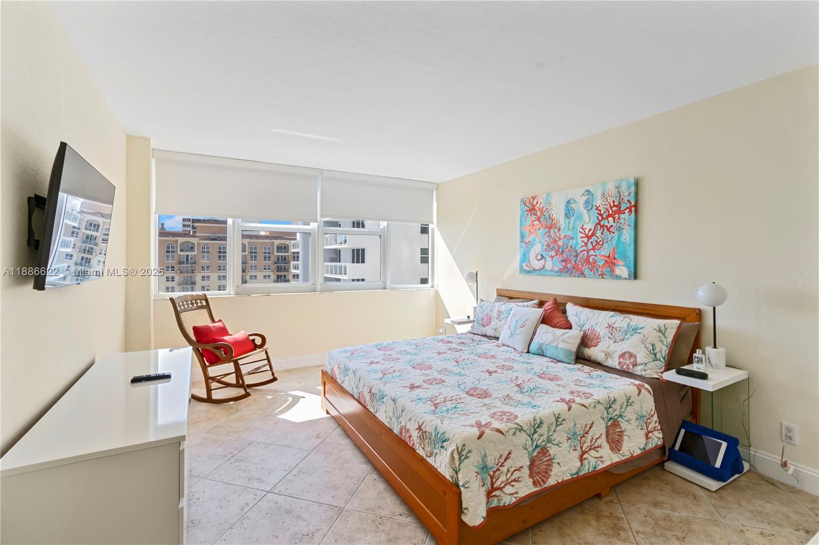 Photo of 2030 Ocean Dr  #1820, Hallandale Beach, Florida, 33009 - 