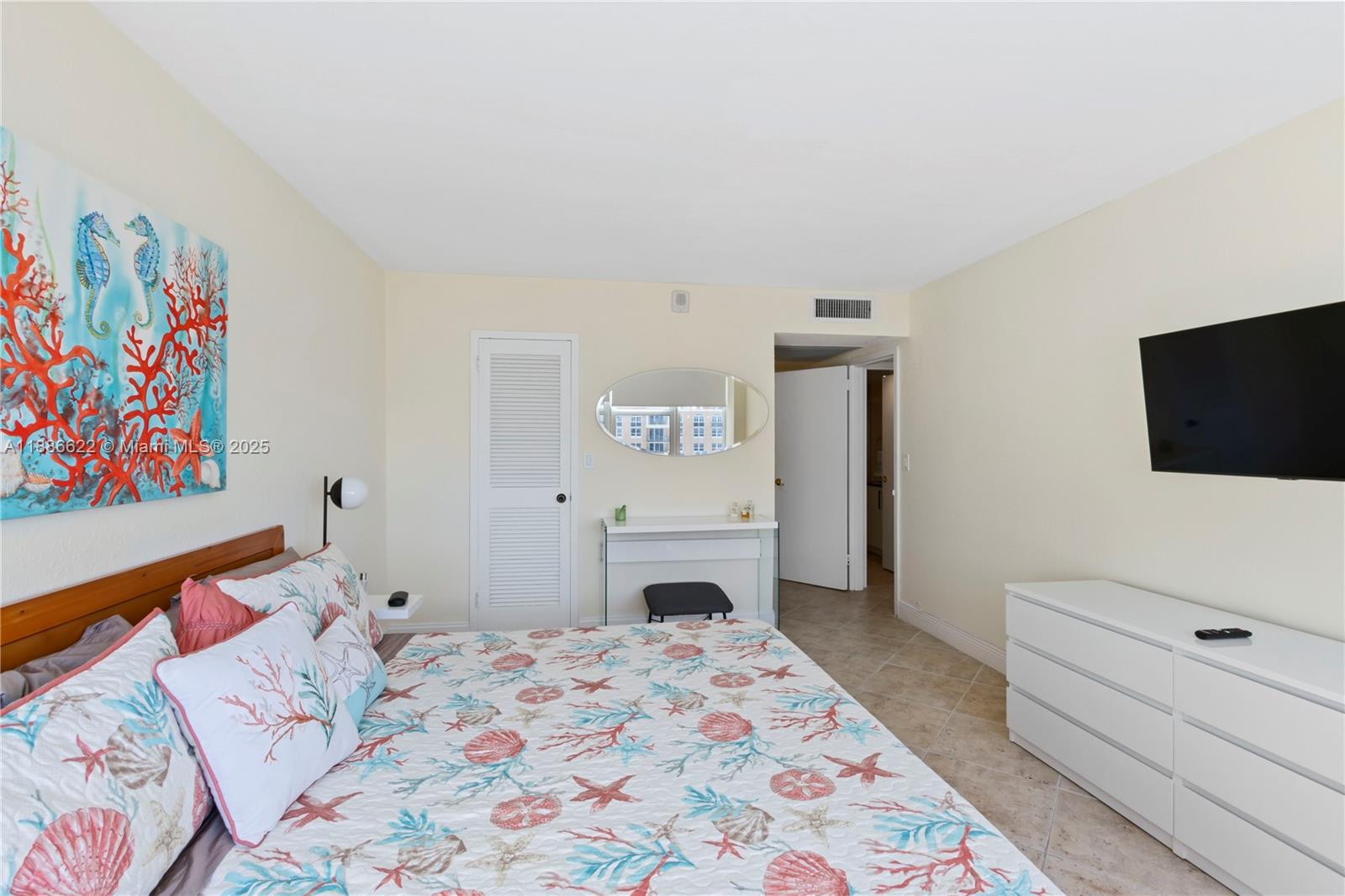 Photo of 2030 Ocean Dr  #1820, Hallandale Beach, Florida, 33009 - 