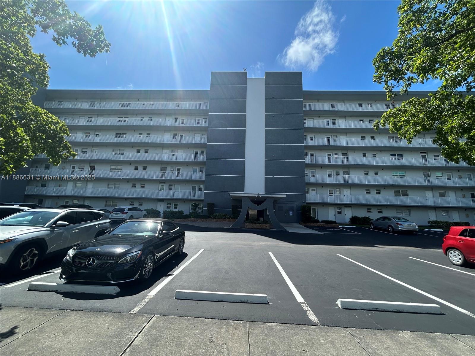 Photo of 619 14th Ave  #703, Hallandale Beach, Florida, 33009 - 
