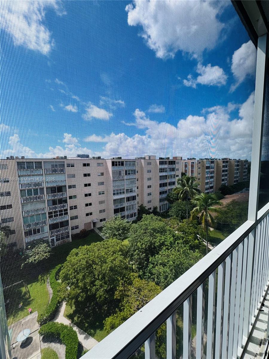 Photo of 619 14th Ave  #703, Hallandale Beach, Florida, 33009 - 