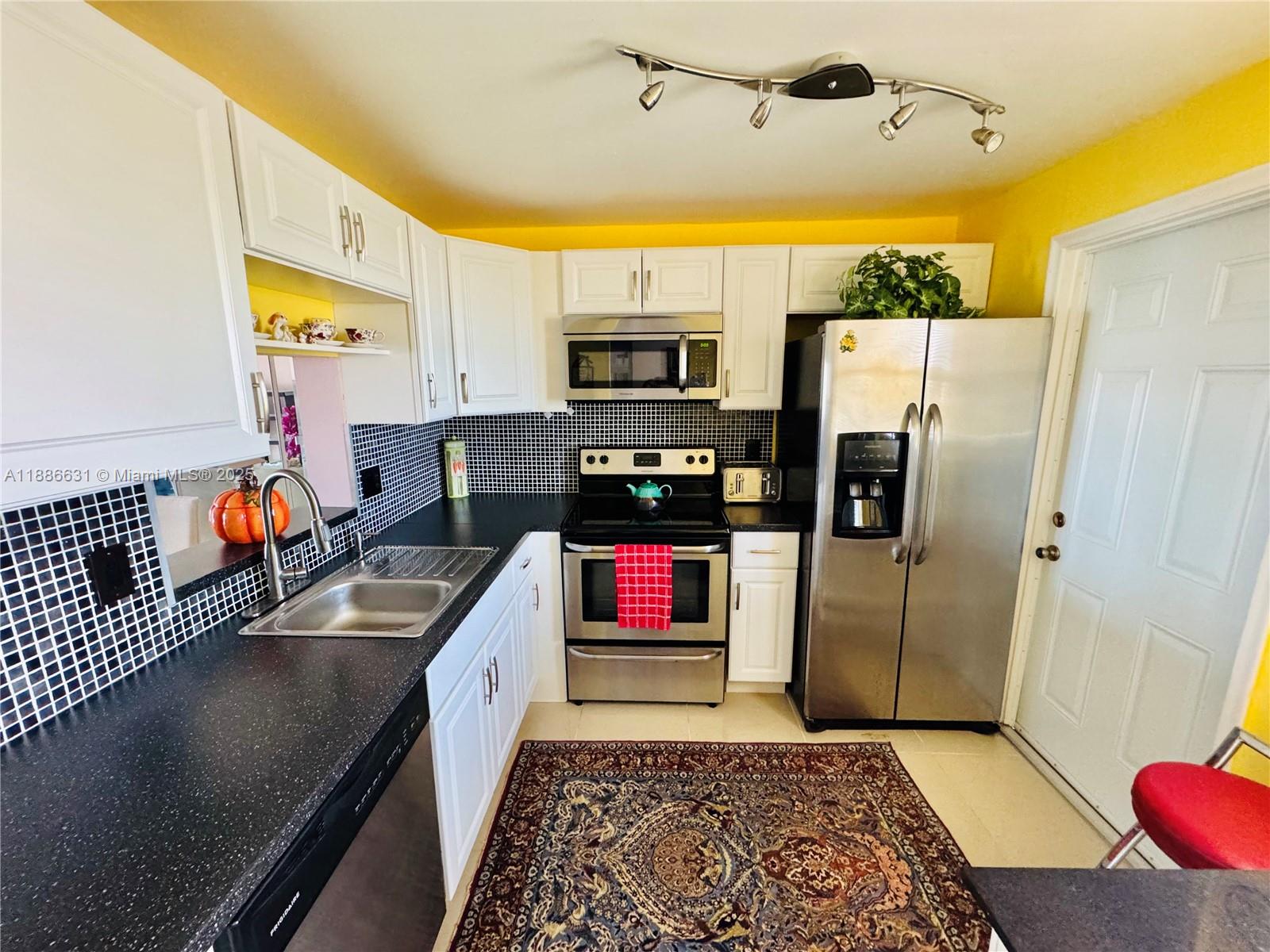 Photo of 619 14th Ave  #703, Hallandale Beach, Florida, 33009 - 