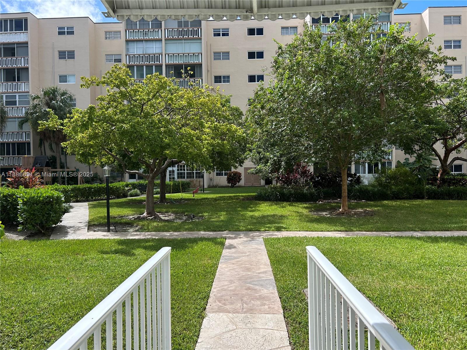 Photo of 619 14th Ave  #703, Hallandale Beach, Florida, 33009 - 