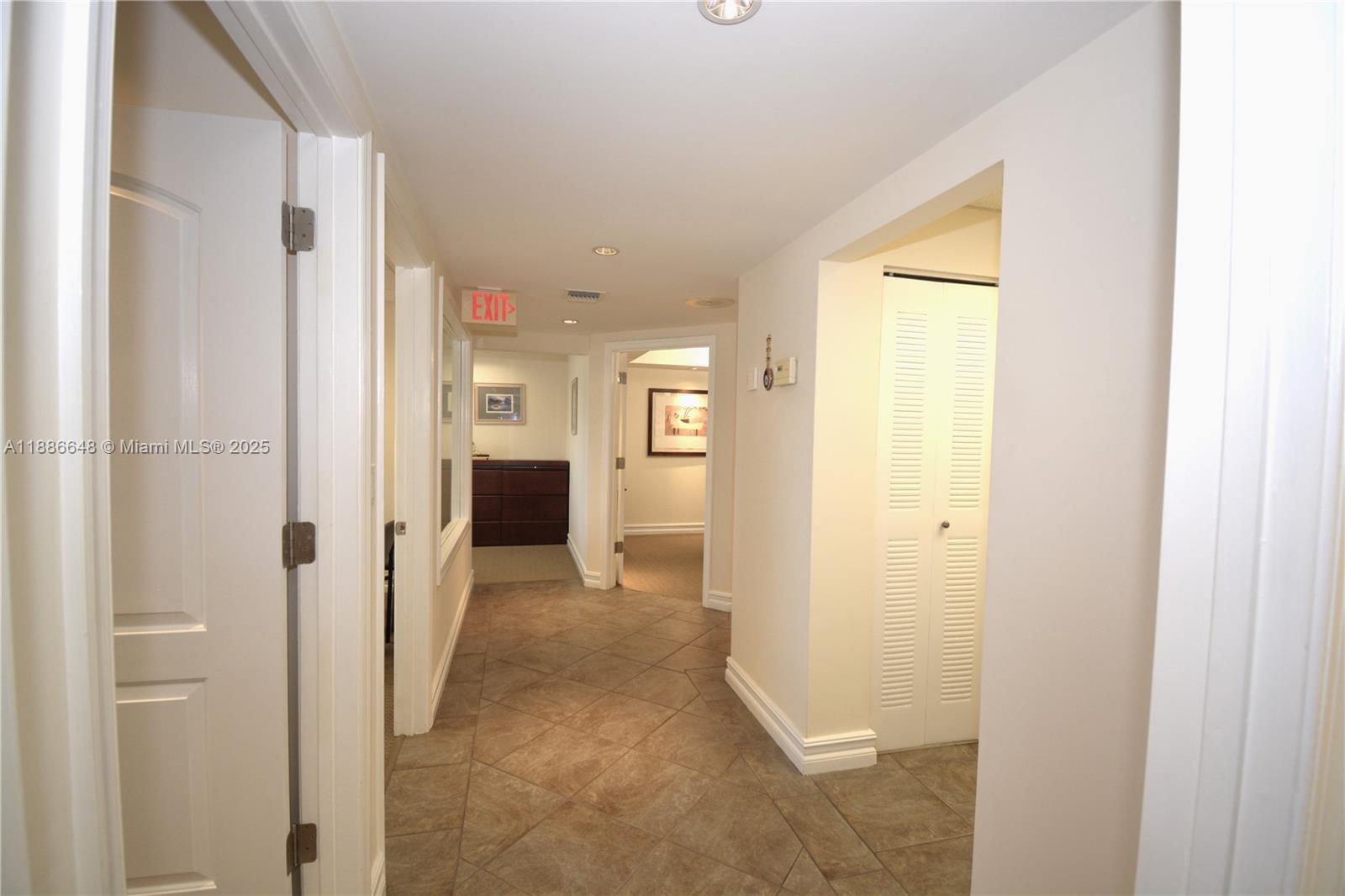 Подробнее 207 / кв.футов $ 2025-09-29 0 Фото