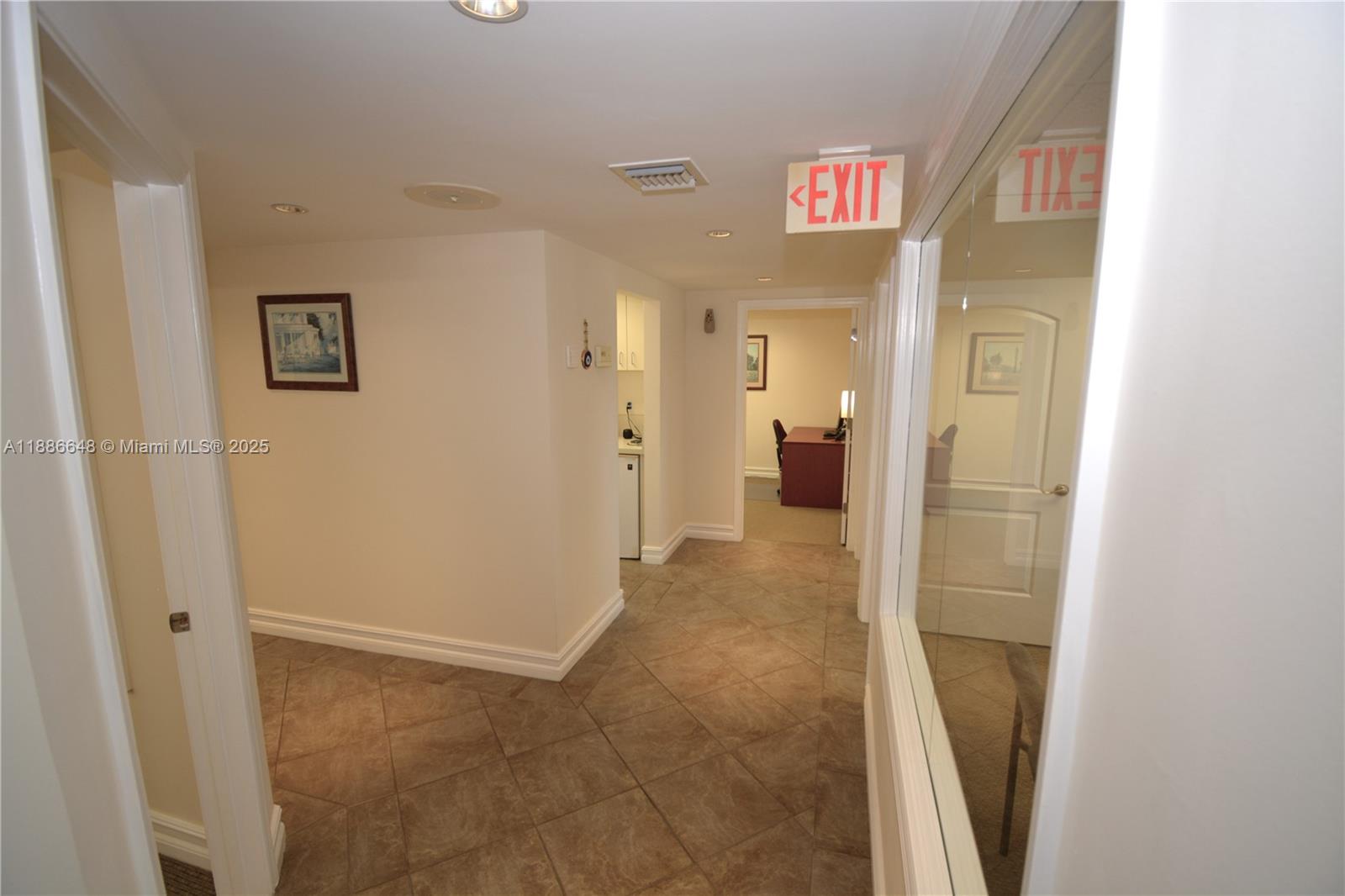 Подробнее 207 / кв.футов $ 2025-09-29 0 Фото