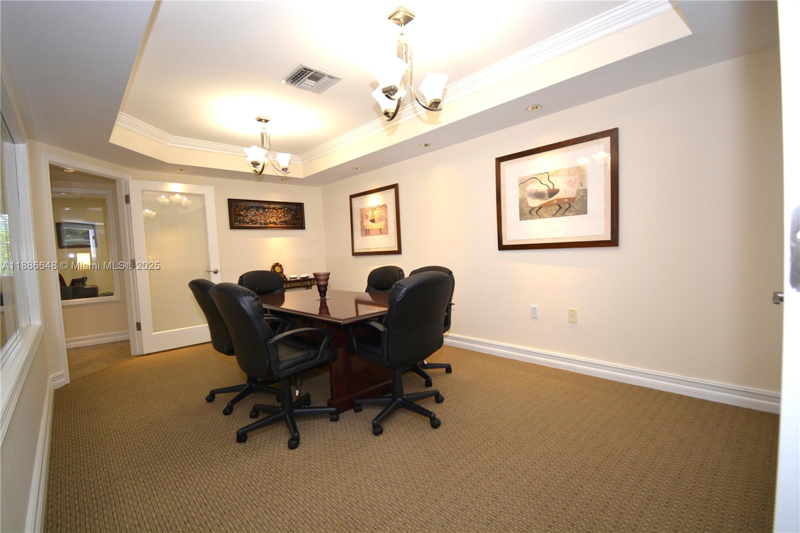 Подробнее 207 / кв.футов $ 2025-09-29 0 Фото