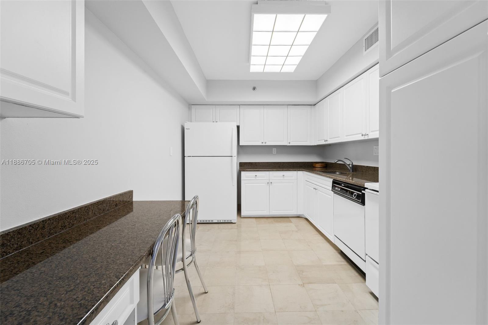 Photo of 3600 Mystic Pointe Dr  #614, Aventura, Florida, 33180 - 