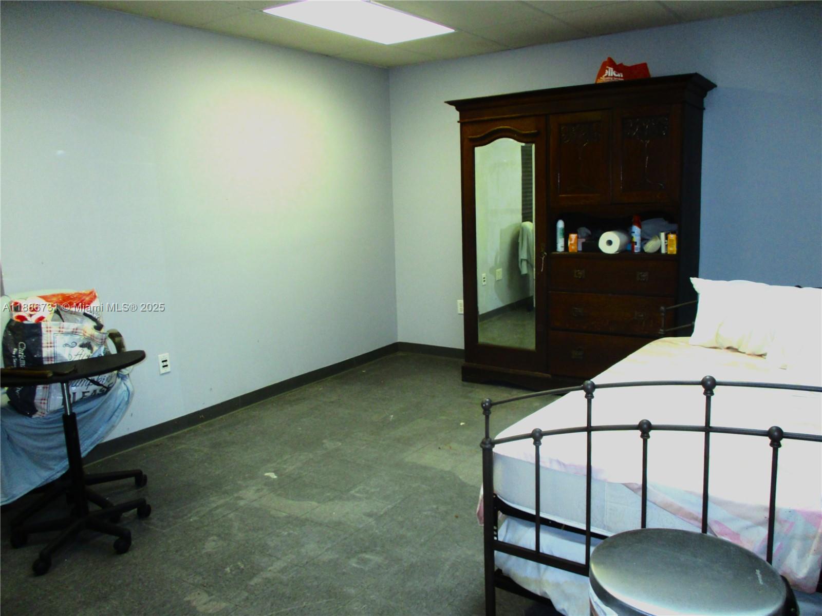 See details / sq. ft. $ 2025-09-29 0 Photo