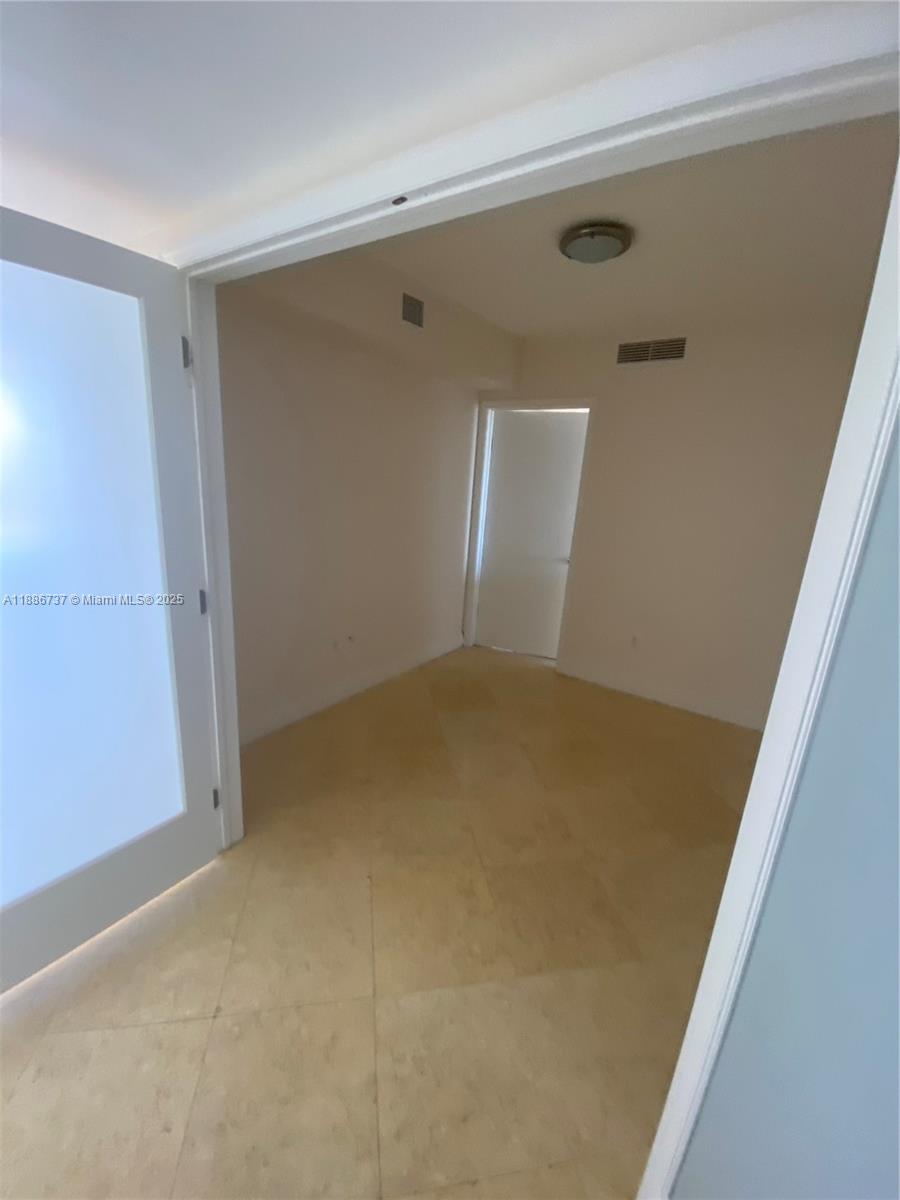 2909 2 / 1 1086 sq. ft. $ 2025-09-29 0 Photo