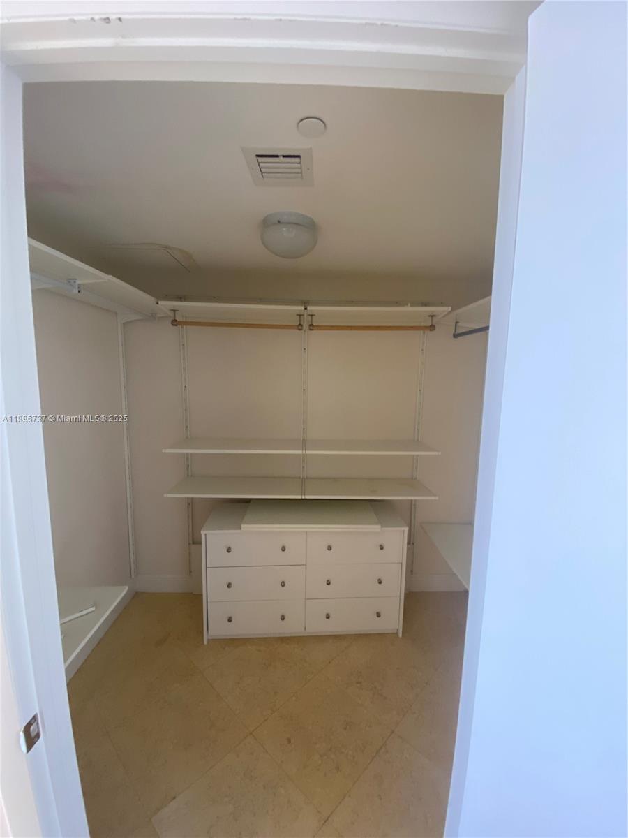2909 2 / 1 1086 sq. ft. $ 2025-09-29 0 Photo