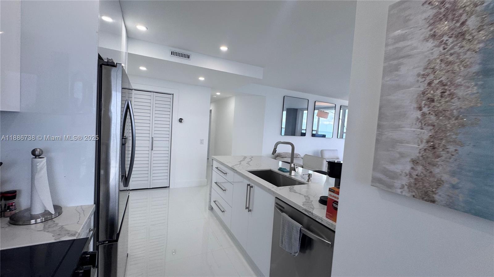 Photo of 3505 Ocean Dr  #912, Hollywood, Florida, 33019 - 