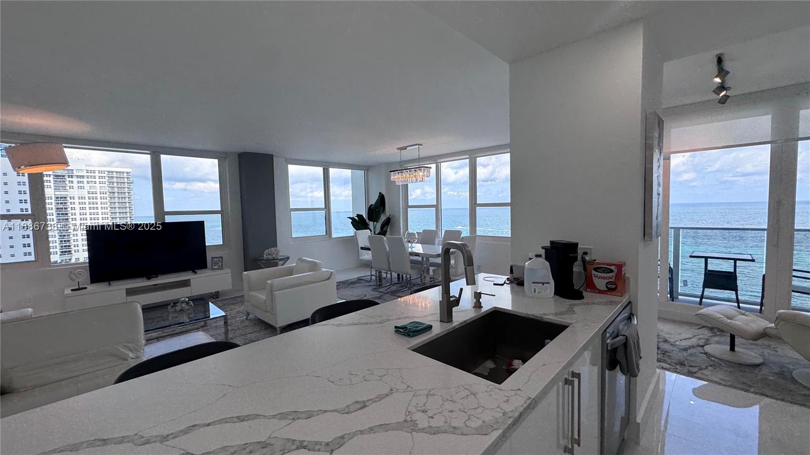 Photo of 3505 Ocean Dr  #912, Hollywood, Florida, 33019 - 