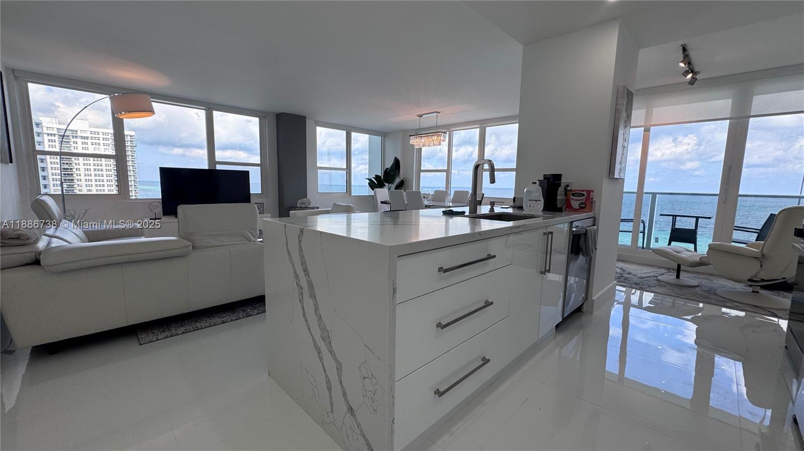 Photo of 3505 Ocean Dr  #912, Hollywood, Florida, 33019 - 