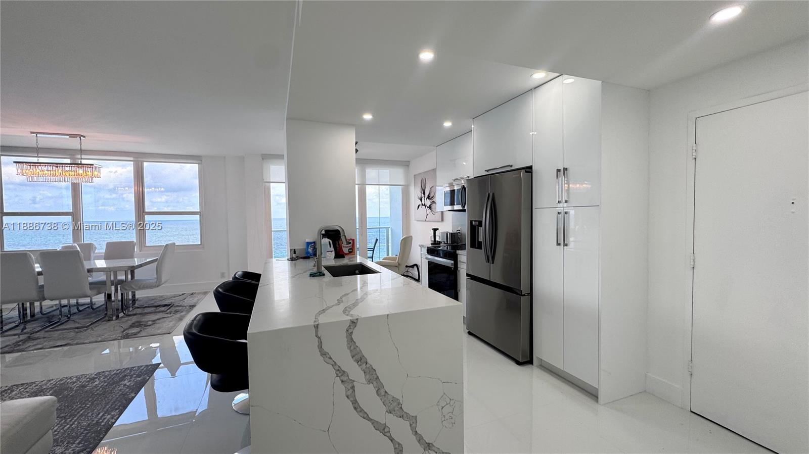 Photo of 3505 Ocean Dr  #912, Hollywood, Florida, 33019 - 