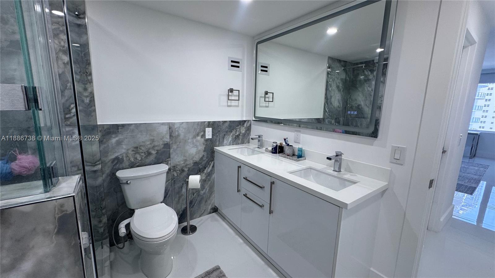 Photo of 3505 Ocean Dr  #912, Hollywood, Florida, 33019 - 