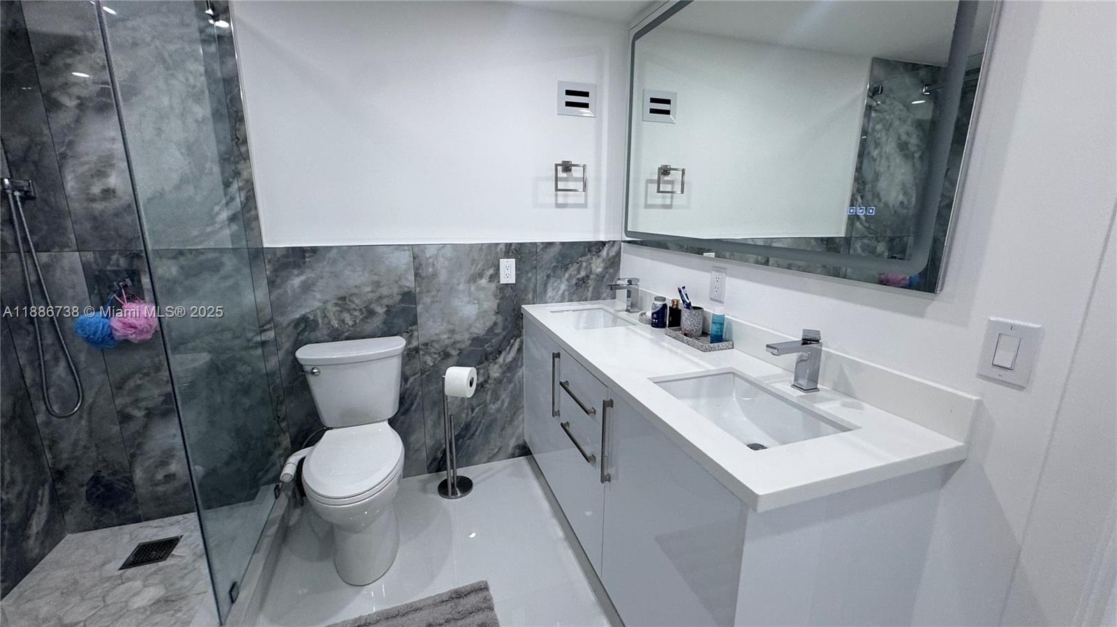 Photo of 3505 Ocean Dr  #912, Hollywood, Florida, 33019 - 